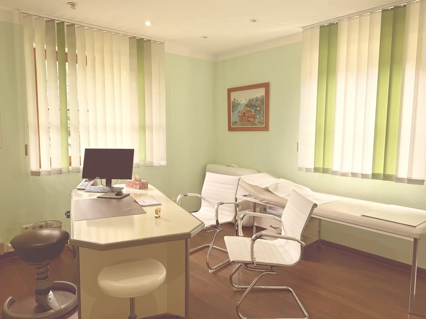 Sprechzimmer der Gemeinschaftspraxis Dres. Witta